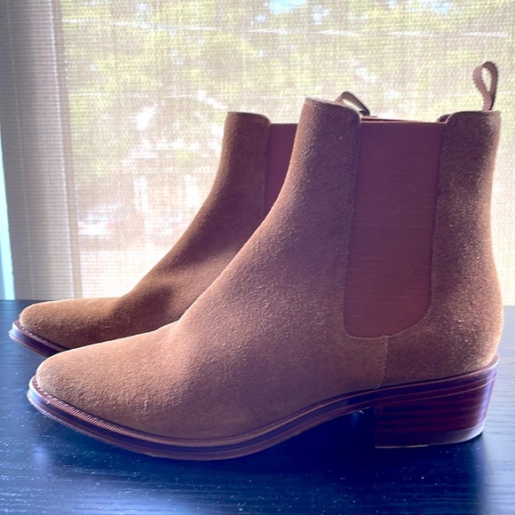 Celine tan suede chelsea boot. Size 36 - Picture 1 of 5